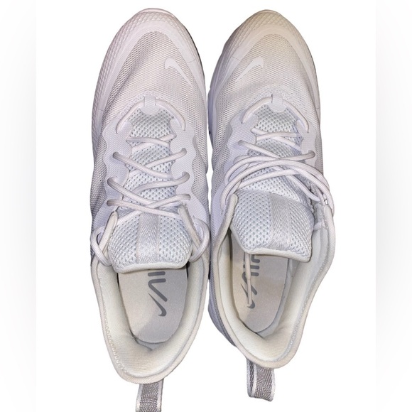 Nike Air Max y Fabric Low Top Lace Up Running, Grey, Size US10 - Picture 2 of 6